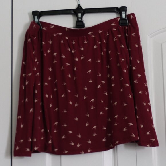 ASOS Burgundy Skater Skirt US sz 10 Decorated with Cream Colored Humming Birds - Picture 1 of 11